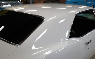 Chevrolet-Camaro-1967-Arctic-White-Black-27