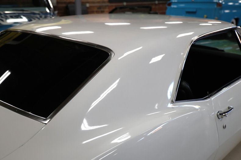 Chevrolet-Camaro-1967-Arctic-White-Black-27