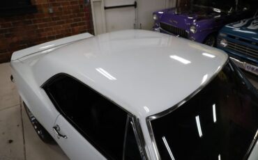 Chevrolet-Camaro-1967-Arctic-White-Black-28