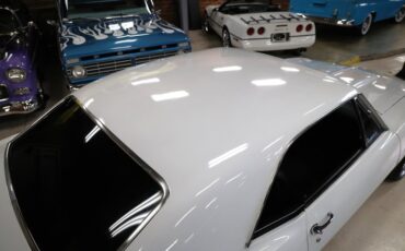 Chevrolet-Camaro-1967-Arctic-White-Black-29