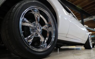 Chevrolet-Camaro-1967-Arctic-White-Black-3