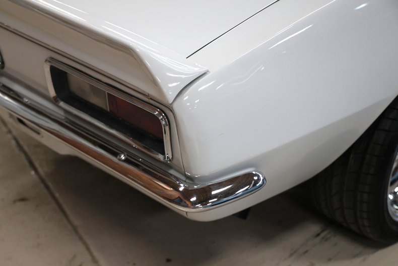 Chevrolet-Camaro-1967-Arctic-White-Black-32
