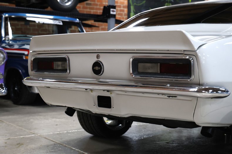 Chevrolet-Camaro-1967-Arctic-White-Black-37