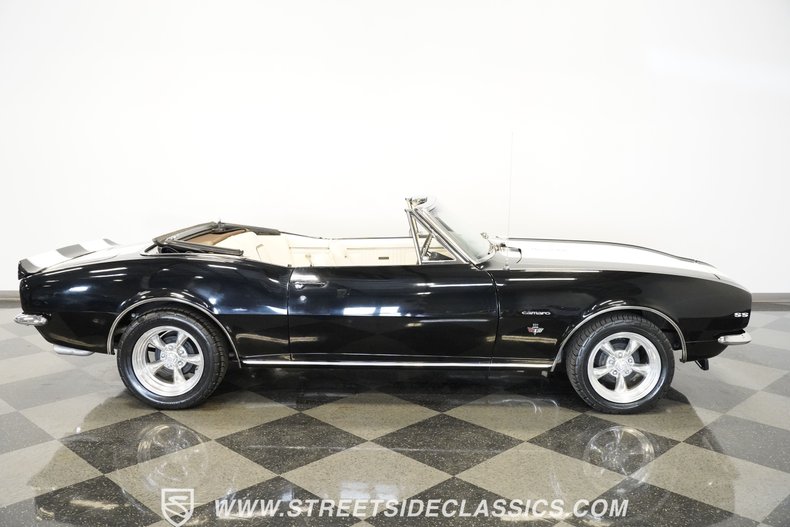 Chevrolet-Camaro-1967-Black-White-17