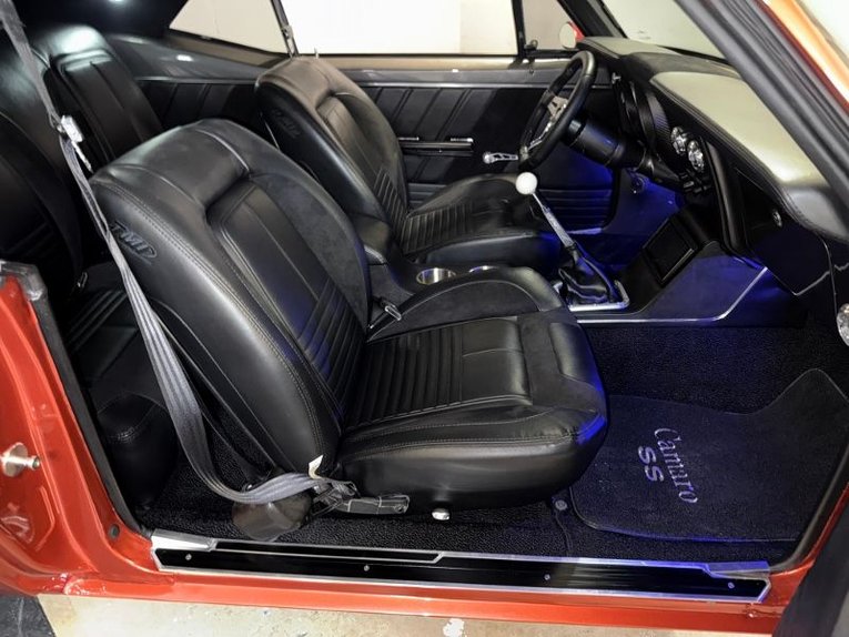 Chevrolet-Camaro-1967-Burnt-Orange-Black-25