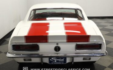 Chevrolet-Camaro-1967-Ermine-White-Red-10