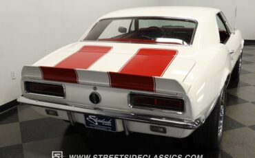 Chevrolet-Camaro-1967-Ermine-White-Red-11