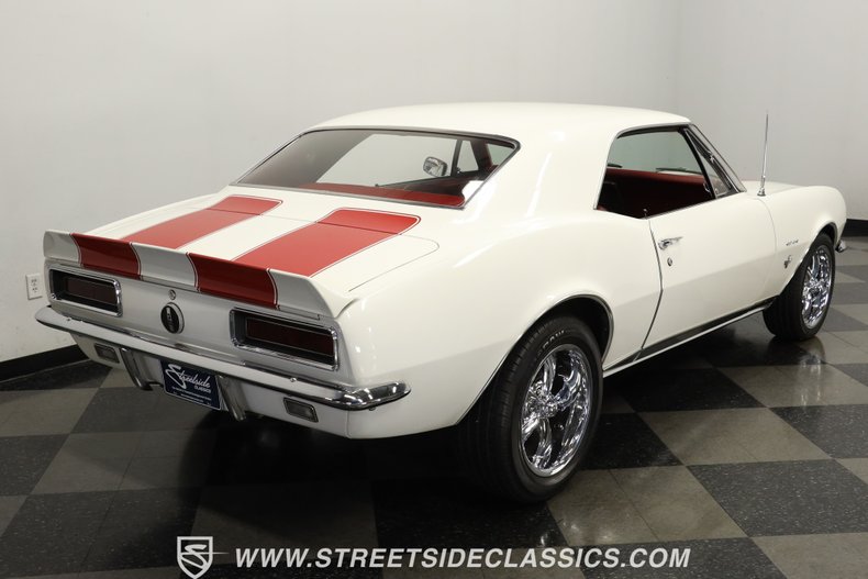 Chevrolet-Camaro-1967-Ermine-White-Red-12