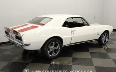 Chevrolet-Camaro-1967-Ermine-White-Red-13