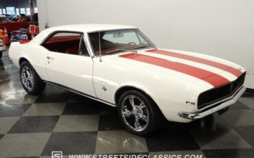 Chevrolet-Camaro-1967-Ermine-White-Red-15