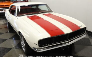 Chevrolet-Camaro-1967-Ermine-White-Red-16