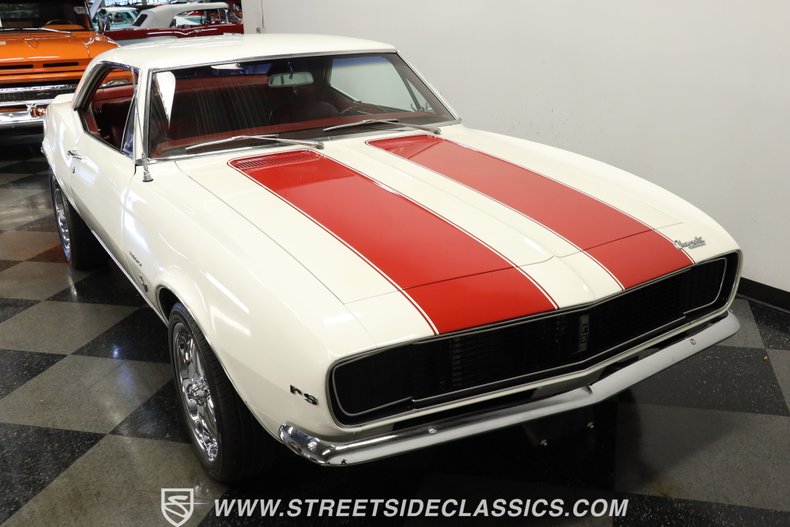 Chevrolet-Camaro-1967-Ermine-White-Red-16