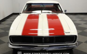 Chevrolet-Camaro-1967-Ermine-White-Red-17
