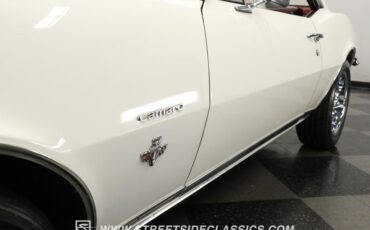 Chevrolet-Camaro-1967-Ermine-White-Red-23