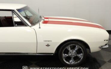 Chevrolet-Camaro-1967-Ermine-White-Red-29