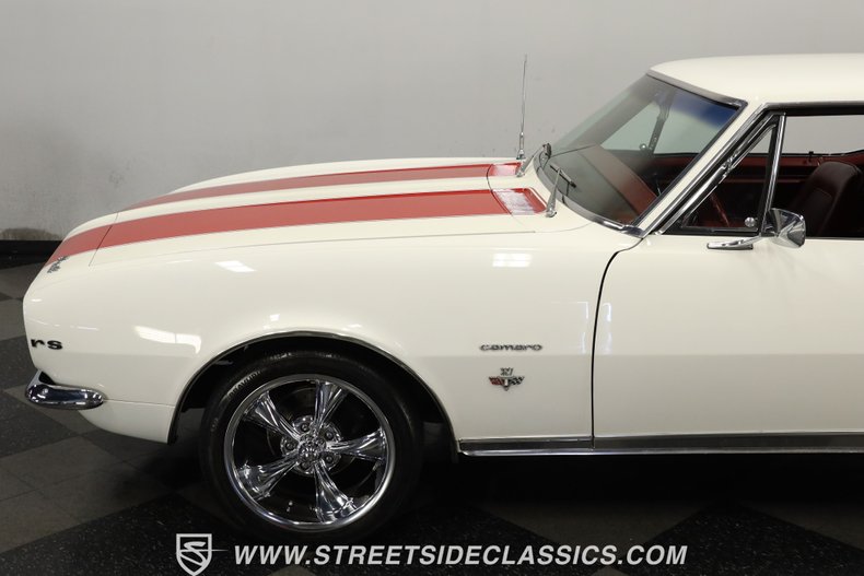 Chevrolet-Camaro-1967-Ermine-White-Red-42