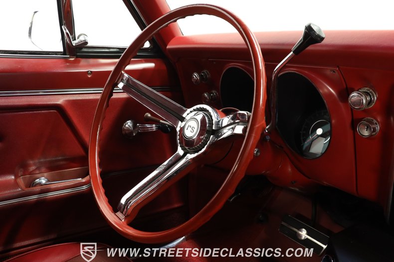 Chevrolet-Camaro-1967-Ermine-White-Red-45