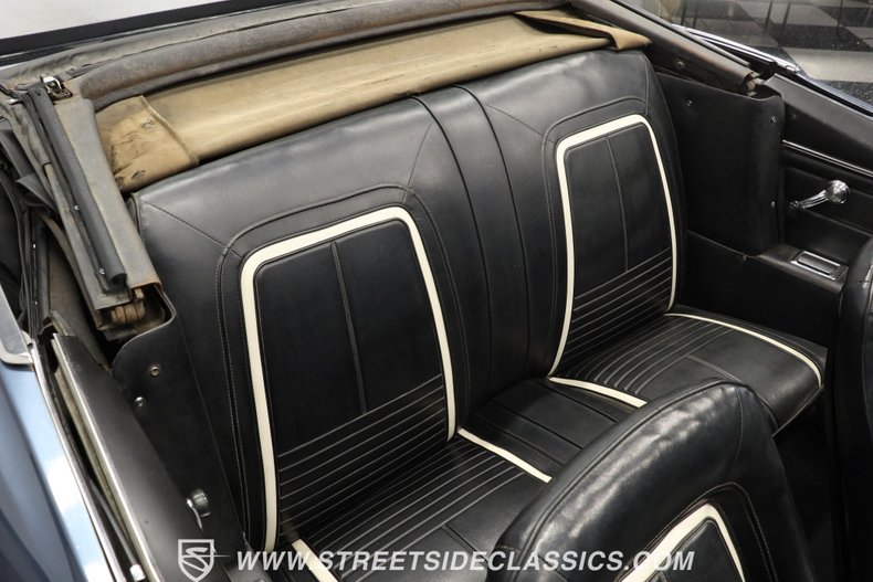 Chevrolet-Camaro-1967-Light-Blue-Metallic-Black-39