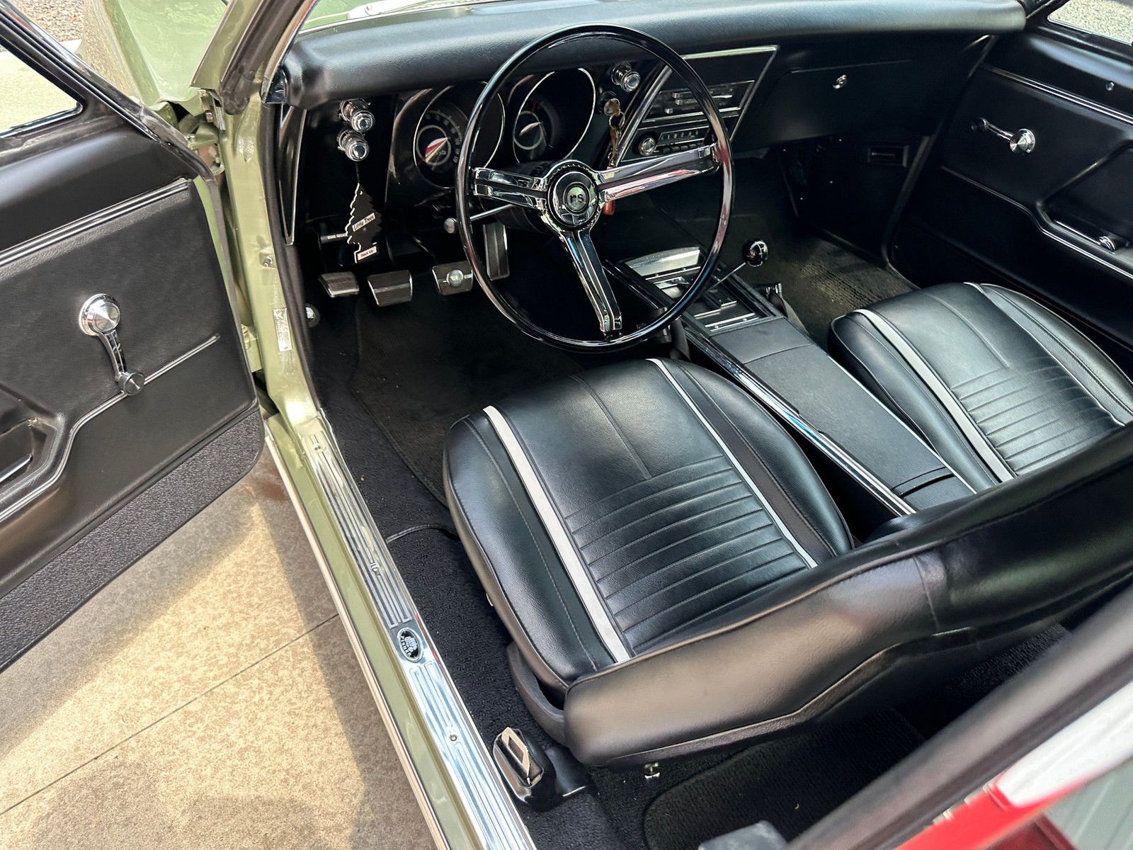 Chevrolet-Camaro-1967-Other-15