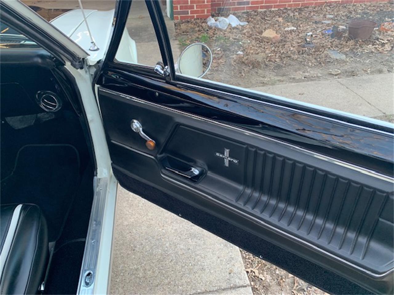 Chevrolet-Camaro-1967-WhiteBlack-Black-10