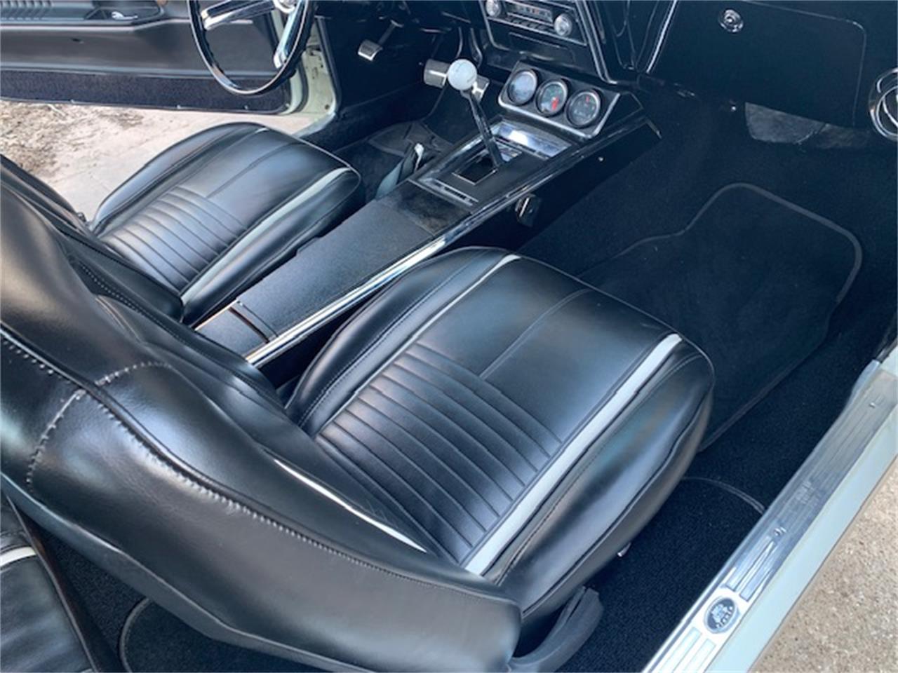 Chevrolet-Camaro-1967-WhiteBlack-Black-11