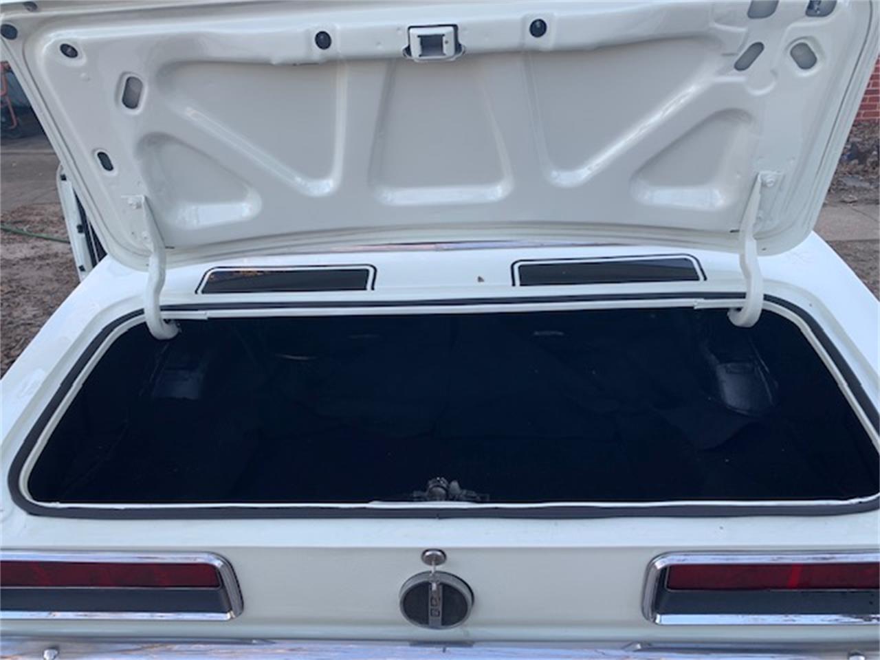 Chevrolet-Camaro-1967-WhiteBlack-Black-13