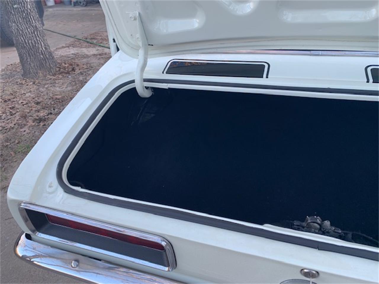 Chevrolet-Camaro-1967-WhiteBlack-Black-14