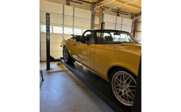 Chevrolet-Camaro-1967-Yellow-Blavk-34