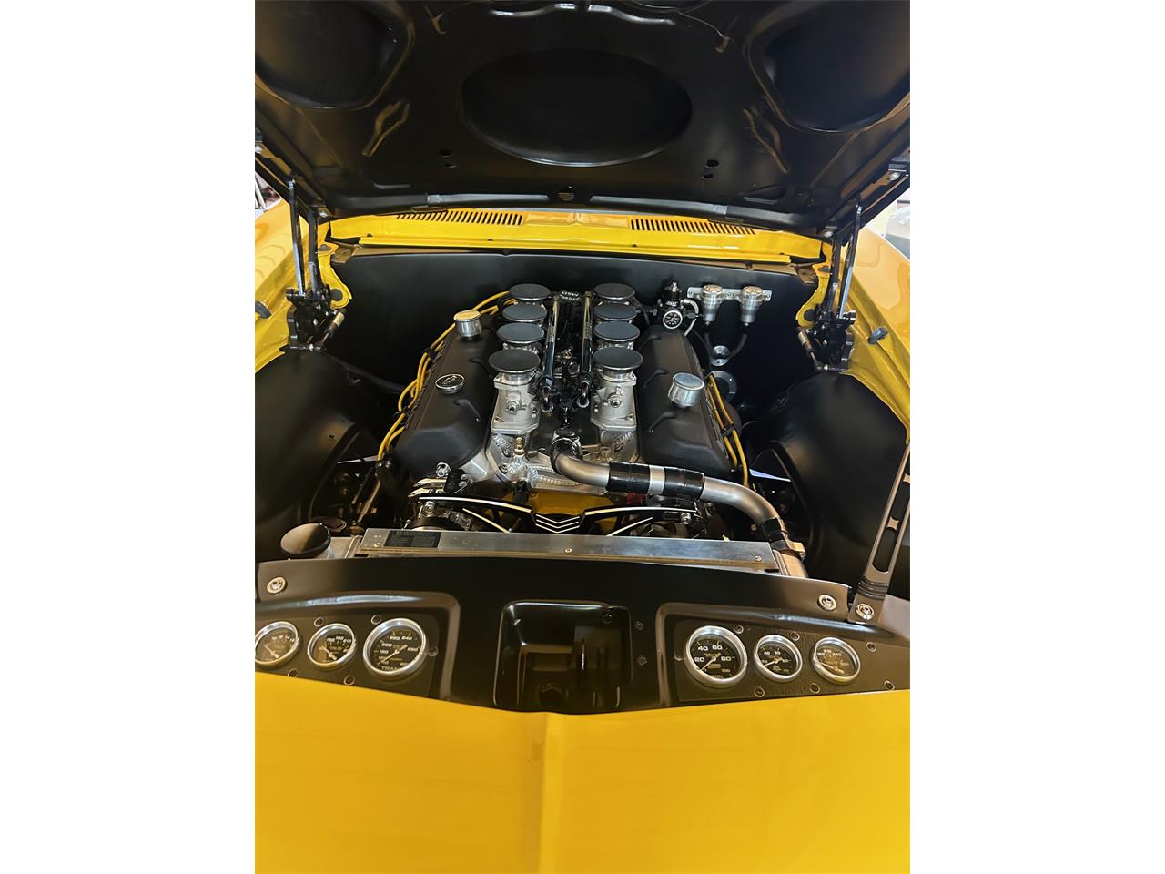Chevrolet-Camaro-1967-Yellow-Blavk-54