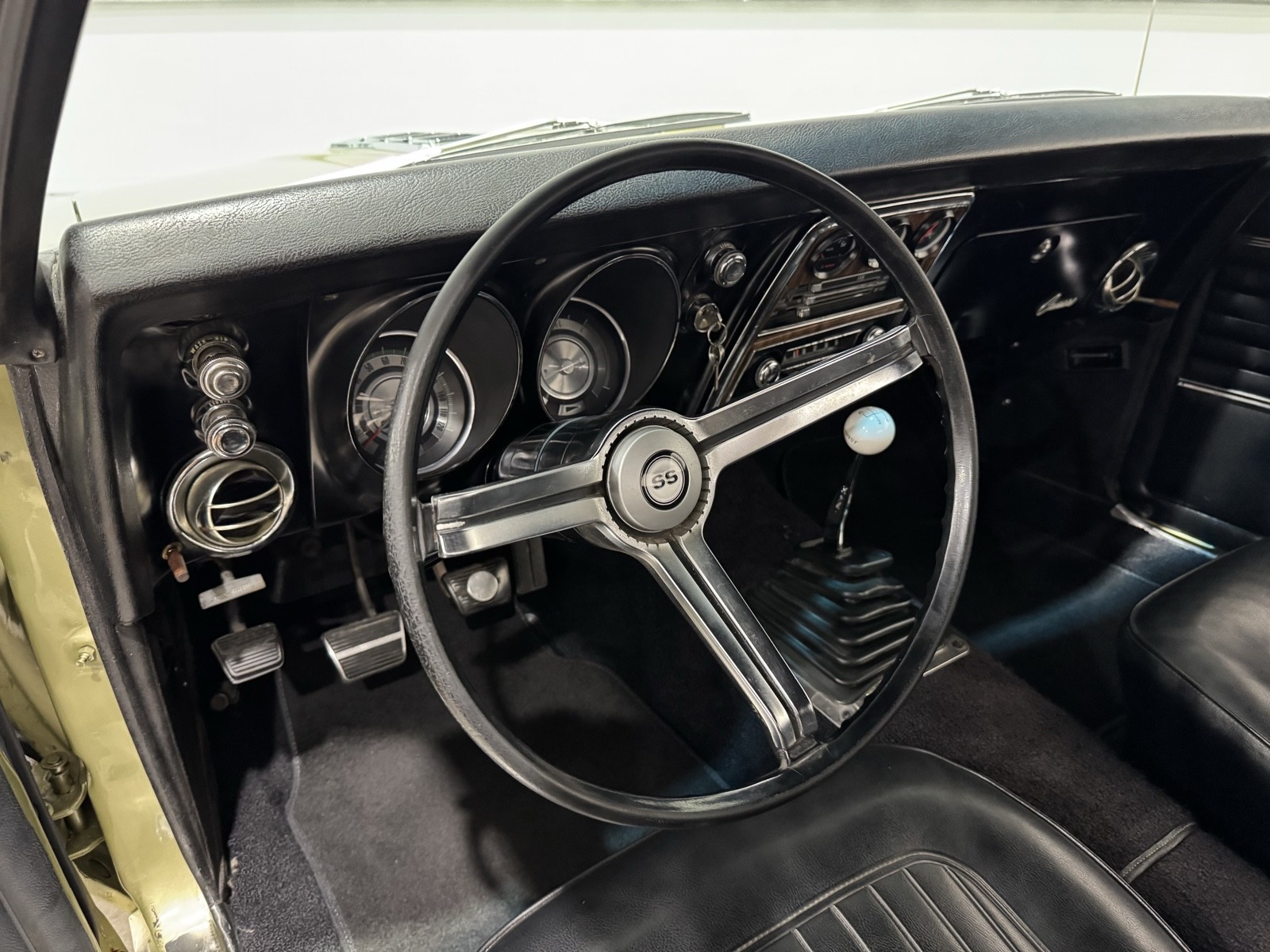 Chevrolet-Camaro-1968-14