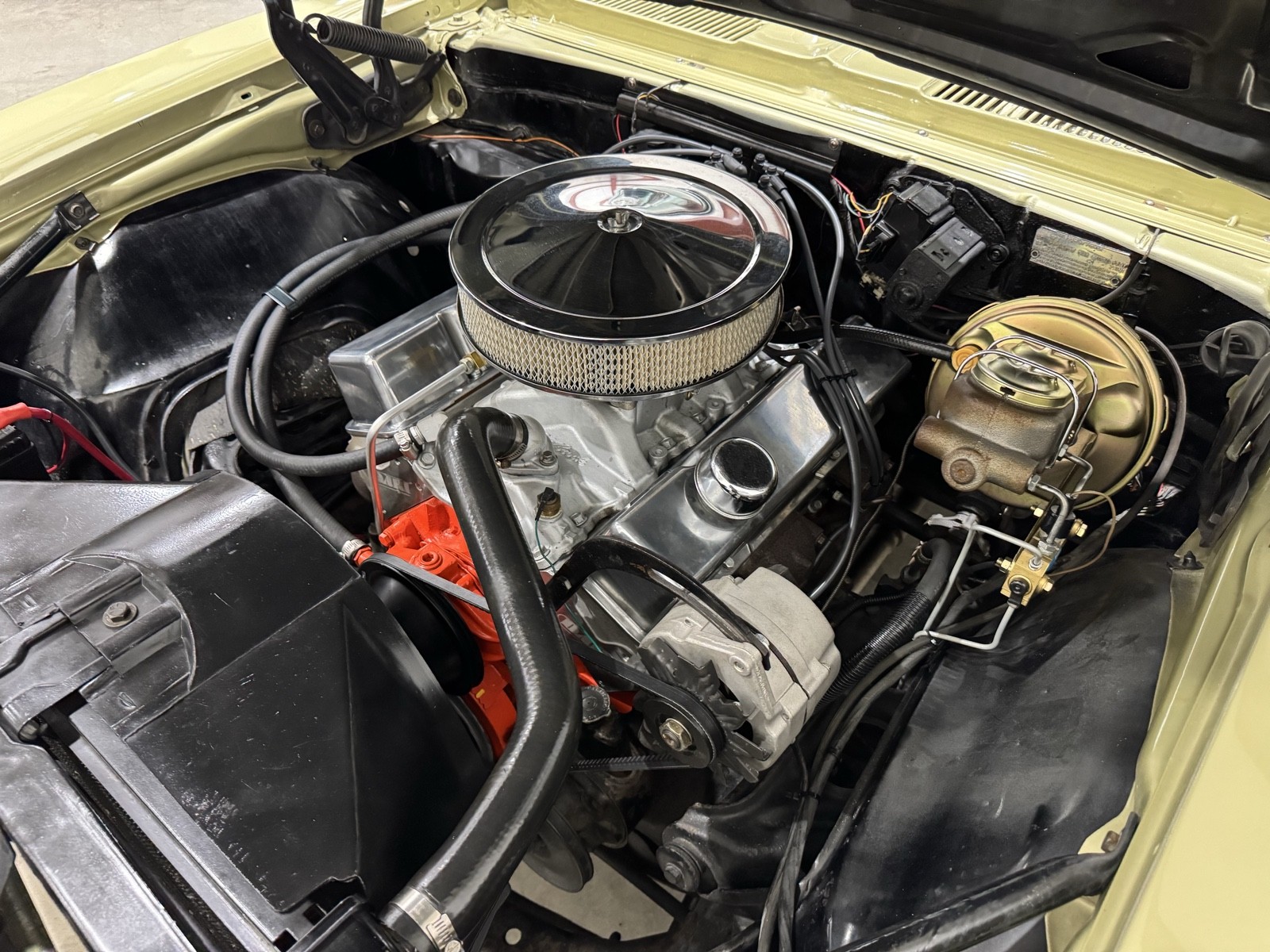 Chevrolet-Camaro-1968-19