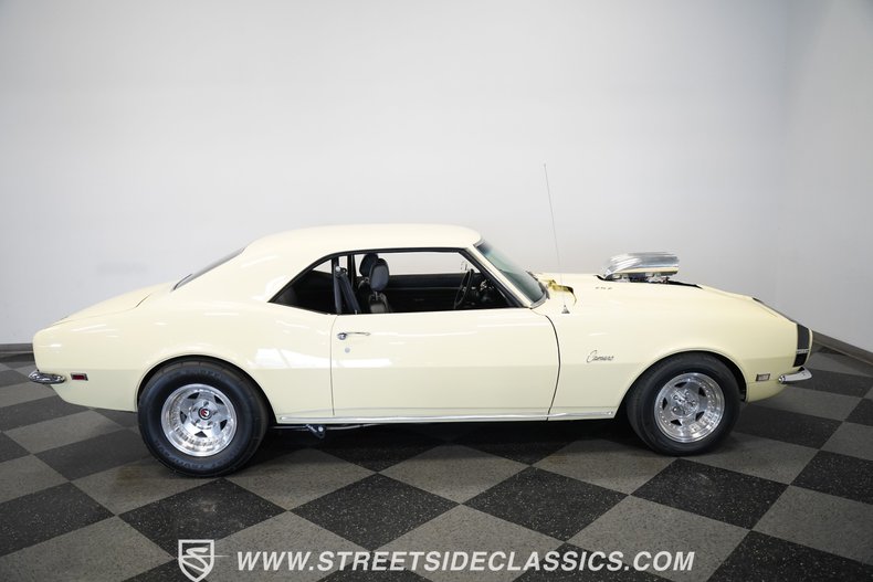Chevrolet-Camaro-1968-Butternut-Yellow-Black-21