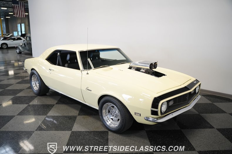 Chevrolet-Camaro-1968-Butternut-Yellow-Black-22