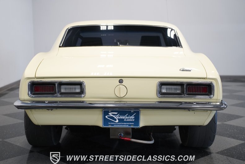 Chevrolet-Camaro-1968-Butternut-Yellow-Black-28