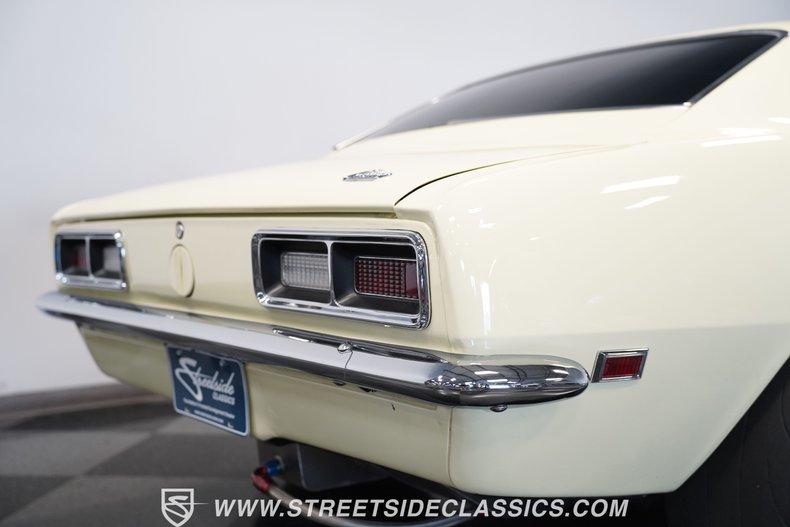 Chevrolet-Camaro-1968-Butternut-Yellow-Black-30