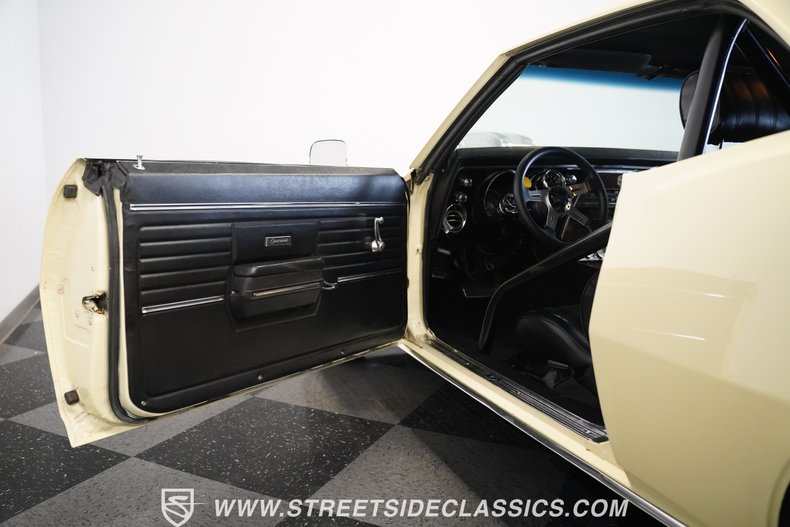 Chevrolet-Camaro-1968-Butternut-Yellow-Black-36