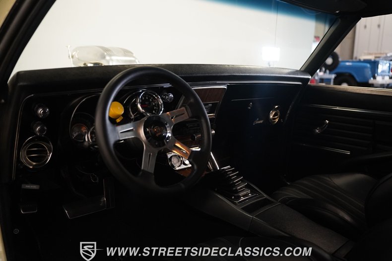 Chevrolet-Camaro-1968-Butternut-Yellow-Black-39