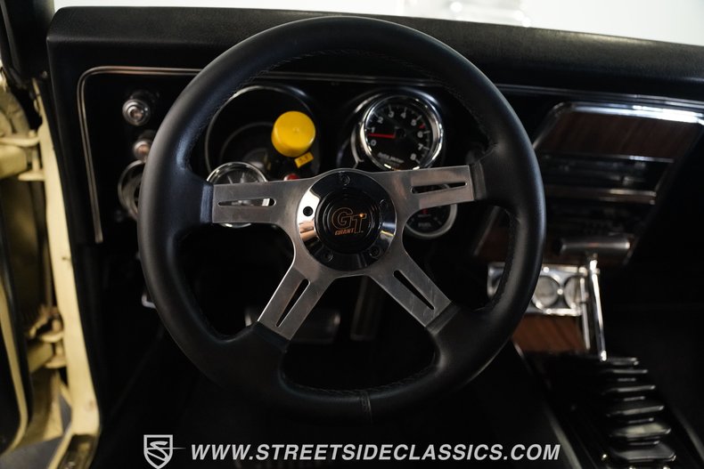 Chevrolet-Camaro-1968-Butternut-Yellow-Black-40