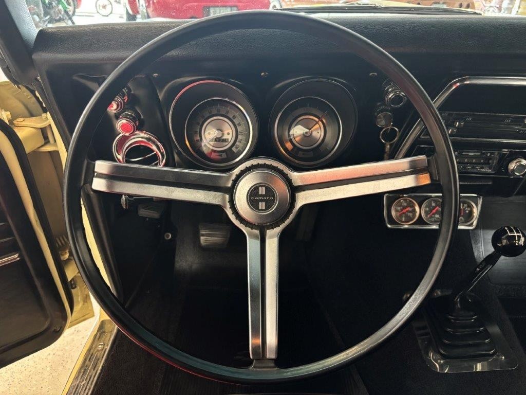 Chevrolet-Camaro-1968-Coupe-22