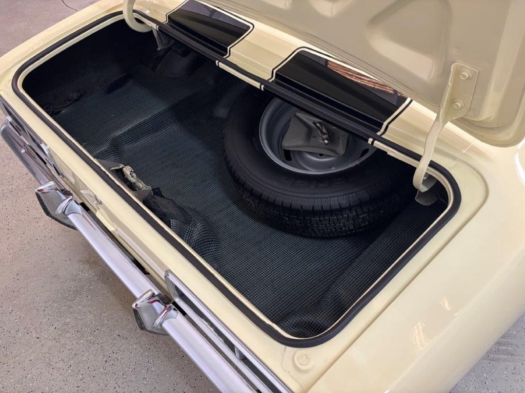 Chevrolet-Camaro-1968-Coupe-31