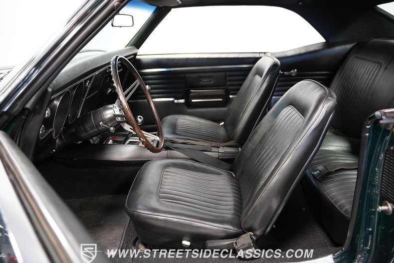 Chevrolet-Camaro-1968-Dark-Green-Metallic-Black-2