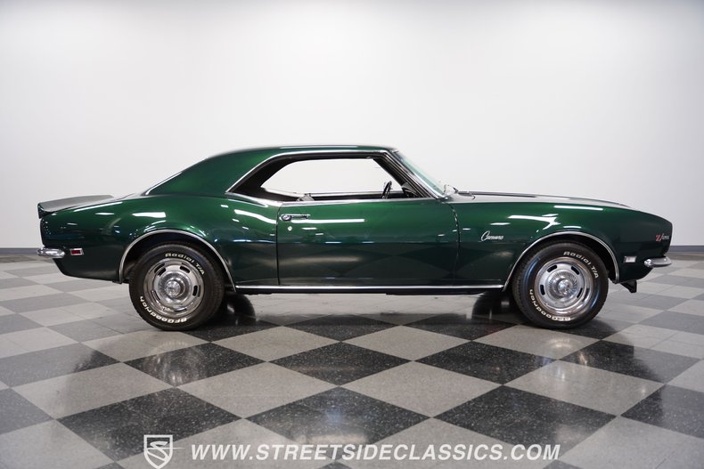 Chevrolet-Camaro-1968-Dark-Green-Metallic-Black-29