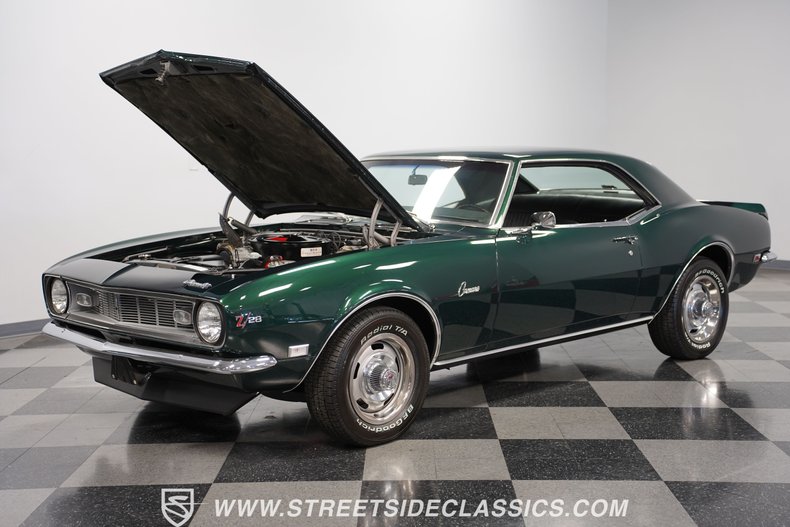 Chevrolet-Camaro-1968-Dark-Green-Metallic-Black-30