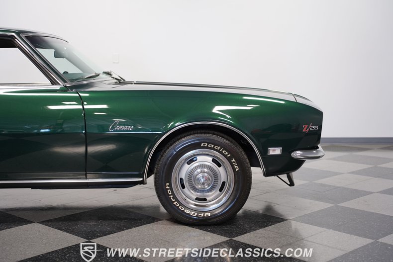 Chevrolet-Camaro-1968-Dark-Green-Metallic-Black-39