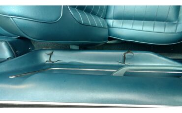 Chevrolet-Camaro-1968-Ermine-White-Blue-1