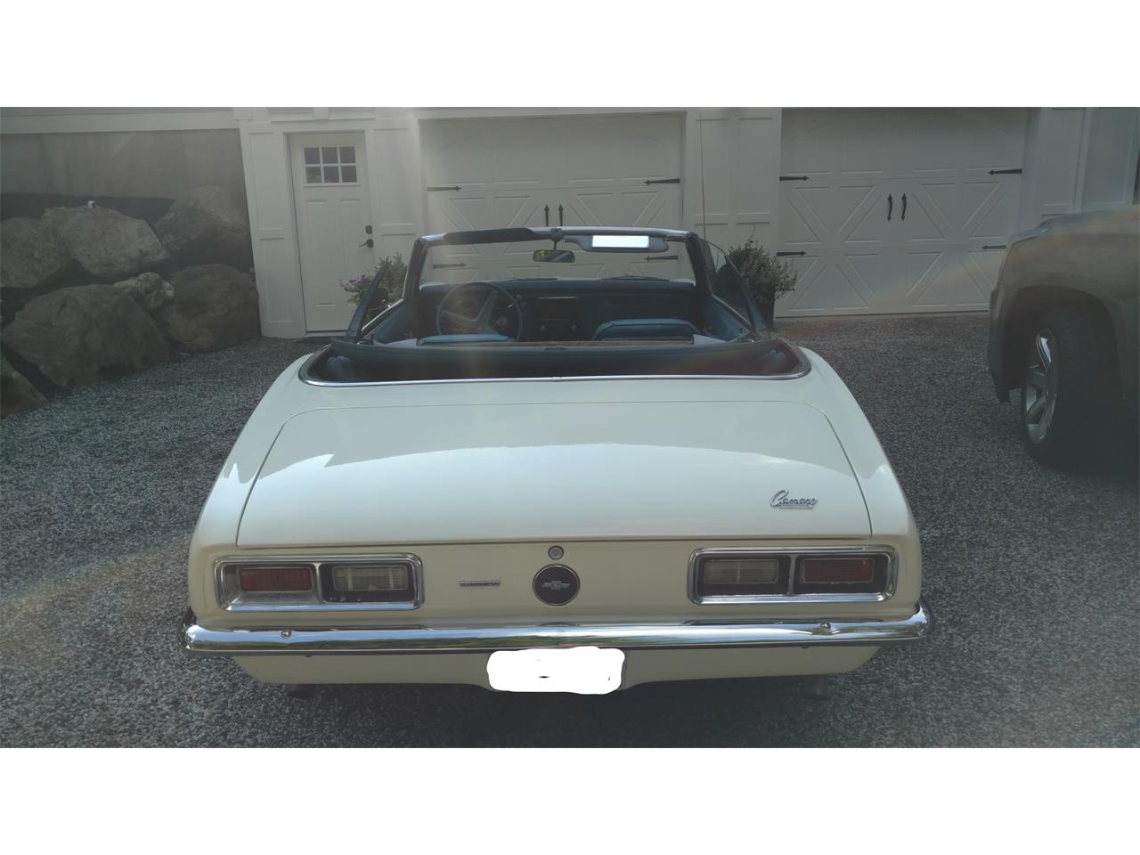 Chevrolet-Camaro-1968-Ermine-White-Blue-4