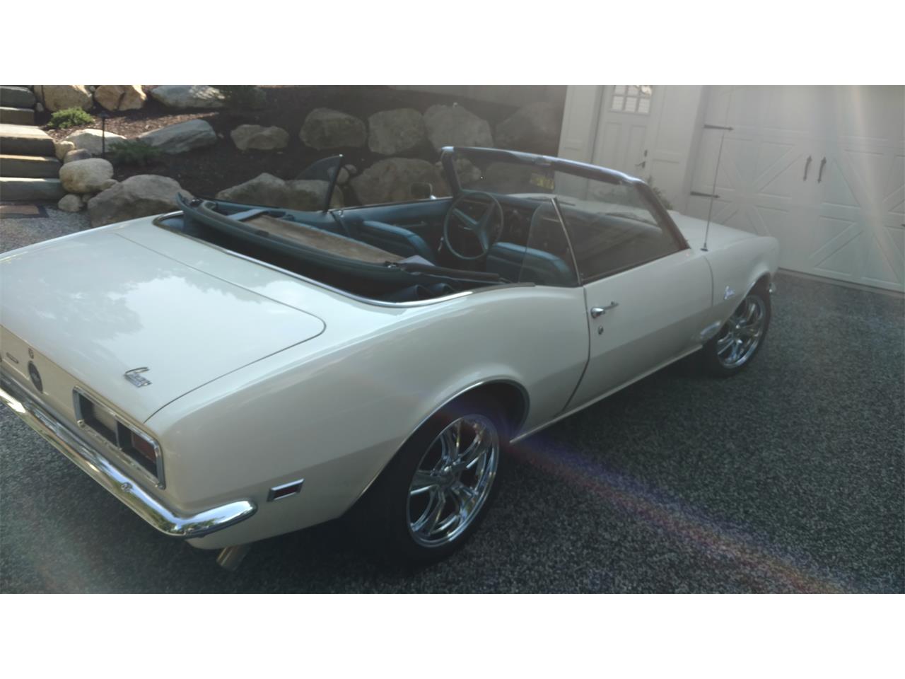 Chevrolet-Camaro-1968-Ermine-White-Blue-5
