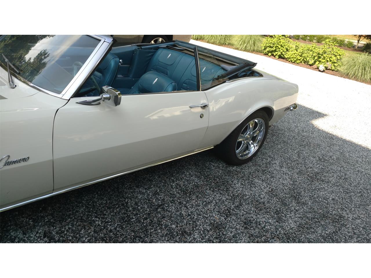 Chevrolet-Camaro-1968-Ermine-White-Blue-6