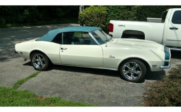 Chevrolet-Camaro-1968-Ermine-White-Blue-8