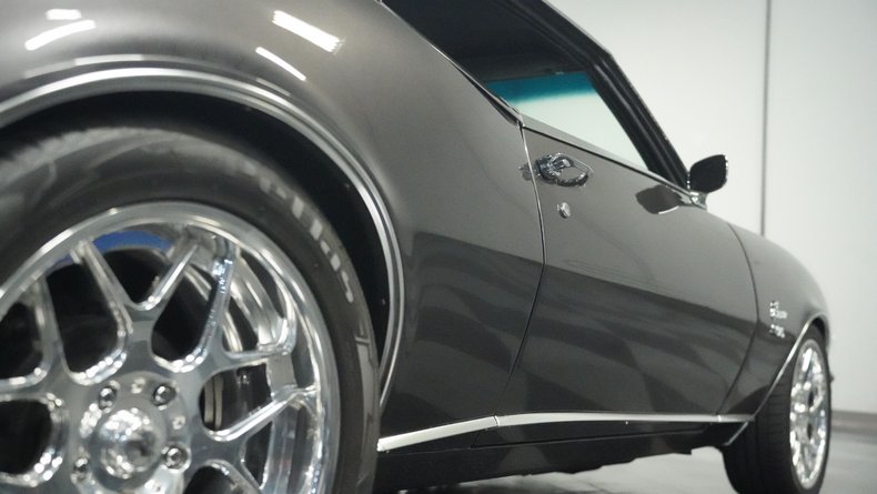 Chevrolet-Camaro-1968-Gunmetal-Gray-Metall-Black-ampamp-White-Ho-12